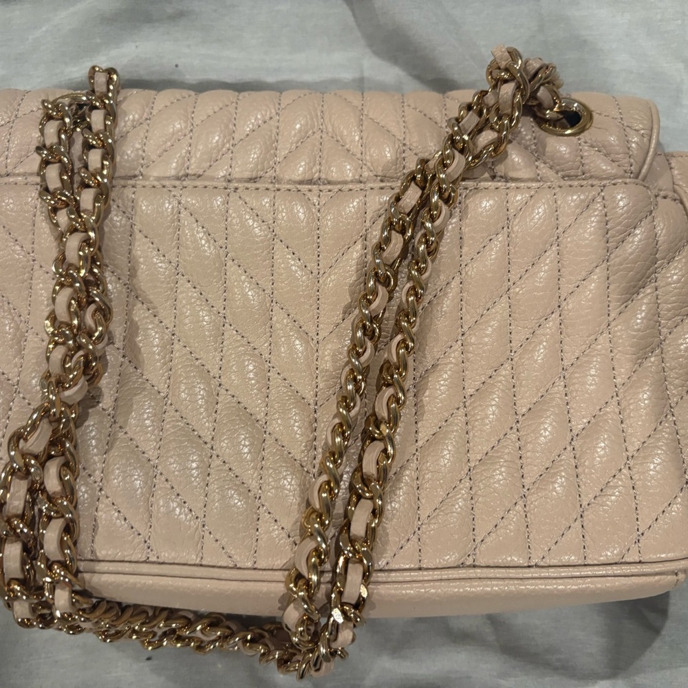 Karl Lagerfeld Quilted Cream Chain Shoulder Bag with Gold Hardware - Picture 2 of 3